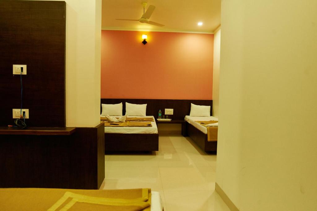 Hotel Pride Inn-Delux Non AC